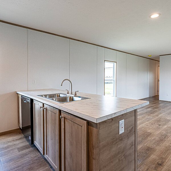 Phoenix / The Phoenix 76 16763A Interior 114277