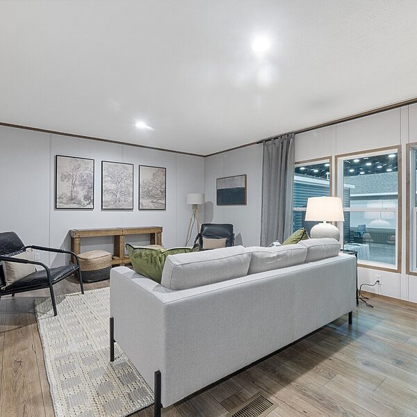 Phoenix / The Phoenix 32563A Interior 119757