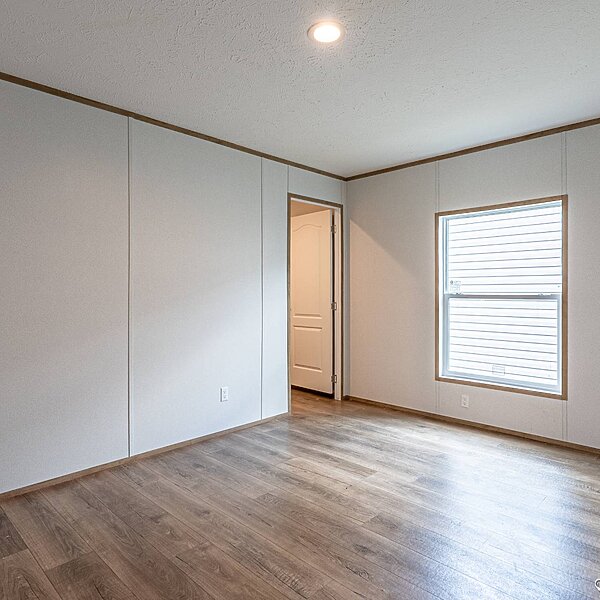 Phoenix / The Phoenix 32684A Bedroom 114505