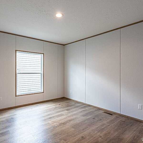 Phoenix / The Phoenix 32684A Bedroom 114506