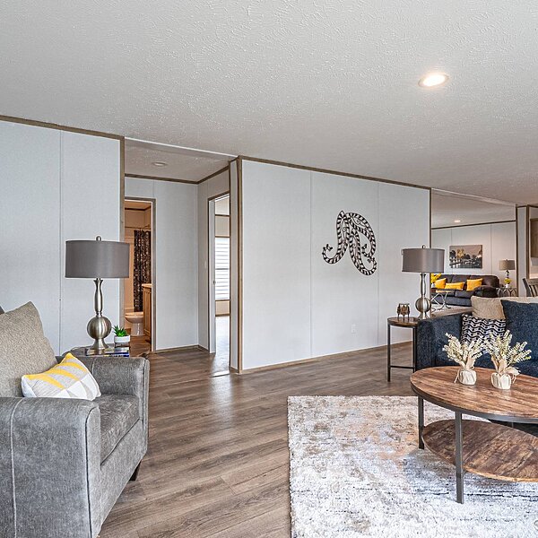 Phoenix / The Phoenix 32684A Interior 114498