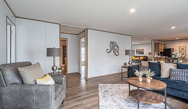 Phoenix / The Phoenix 32684A Interior 114498