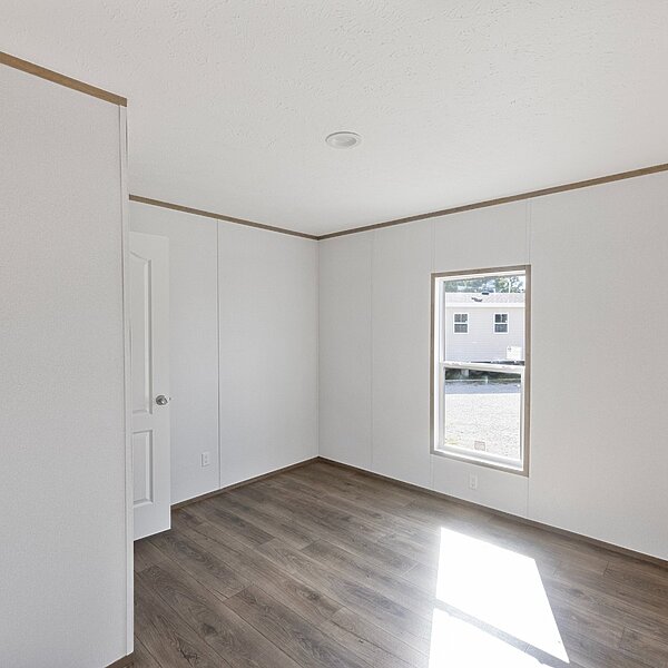 Phoenix / 32483A Interior 120124