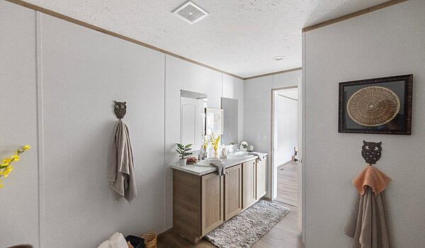 Phoenix / 32483A Interior 120127