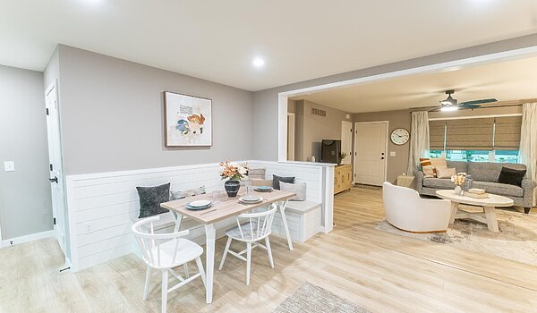 Evolution Series / Taylor II 2844B Interior 119119