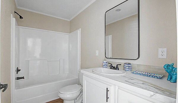 Emerald Doublewide / EM28483A Bathroom 132115
