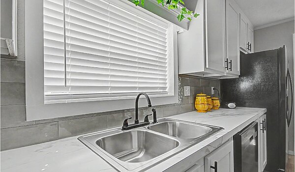 Emerald Doublewide / EM28483A Interior 132103