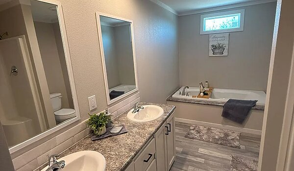 Doublewides / The Brewster 28563A Interior 120554