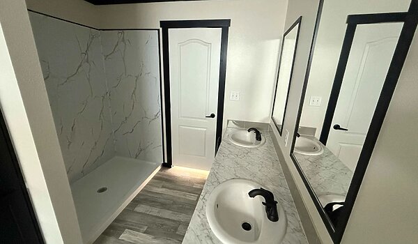Doublewides / The Red River 32563C Interior 116992