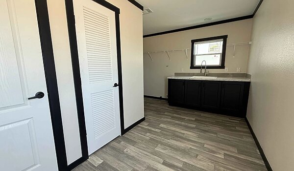 Doublewides / The Red River 32563C Interior 116995