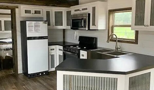 Tiny Homes / Evergreen Cottage 4B 105 Interior 92380