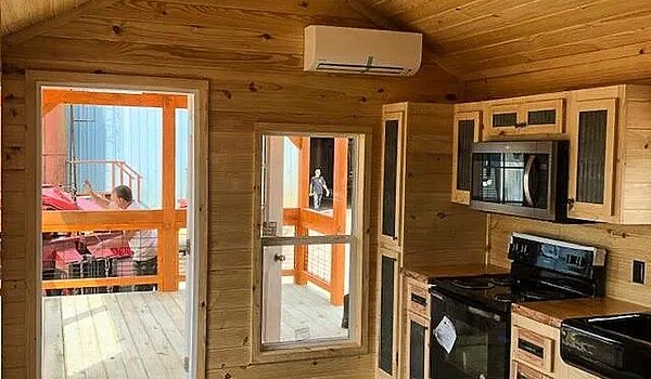 Tiny Homes / Happy Trails 4B 110 Interior 92408