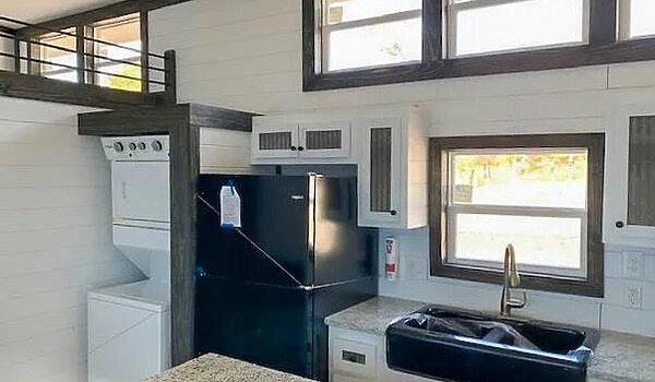 Tiny Homes / Pelican Bay 4B 111 Interior 92417