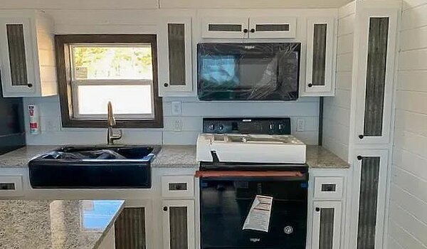 Tiny Homes / Pelican Bay 4B 111 Interior 92416