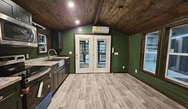 Tiny Homes / Meadowbrook 4B 130 Interior 92467