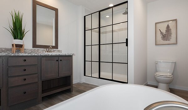 Residence / Center St 5228-MS014-1SECT 81RDH28523DH Bathroom 112929
