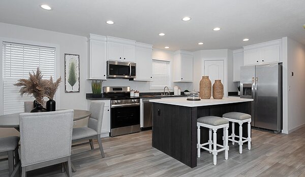 Residence / Center St 5228-MS014-1SECT 81RDH28523DH Kitchen 112928