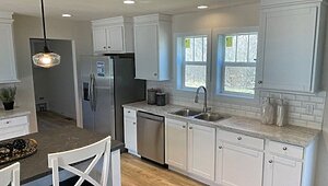 Residence / Elm St 5628-MS018-1SECT 81RDH28563BH Interior 112907
