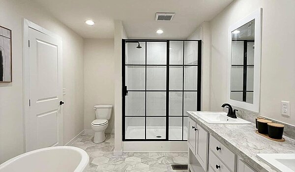 Residence / Tompkins Blvd 6428-MS029-1SEC 81RDH28643AH Bathroom 112938