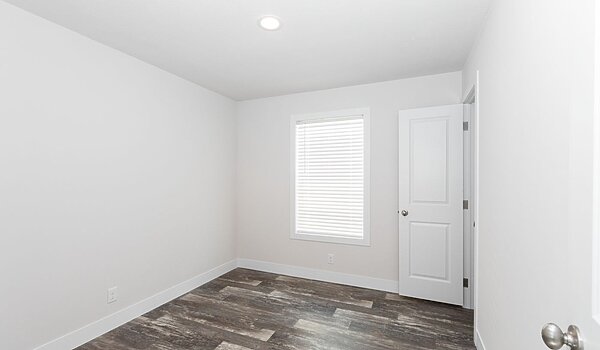 Sunrise / 7616-SW018 Bedroom 112916