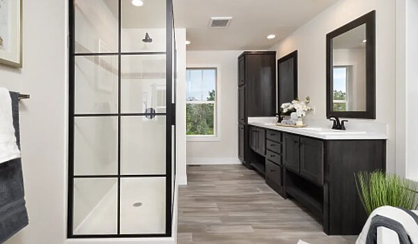 Residence / Stratford Pl 6630-MS062SECT Bathroom 112956
