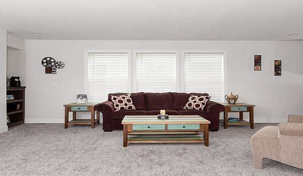 Sunrise / Pioneer St 6030-MS064SECT Interior 112942
