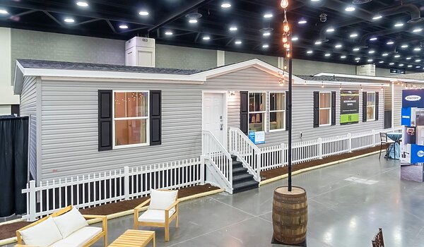 Neighborhood / 5628-MS067-2 Huntington 81NNH28564AH Exterior 125807