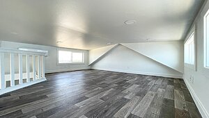 Majestic Series / Tumbleweed with Loft Interior 102370