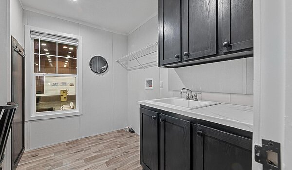 Beacon Series / W21 Interior 113811