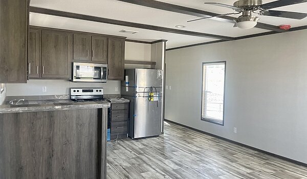 Pinnacle / Pinnacle 240PN16401P Interior 126165