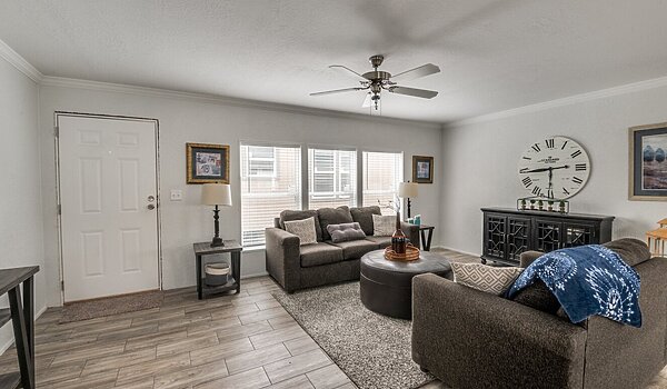 Emerald / Emerald 650EM28603A Interior 115302