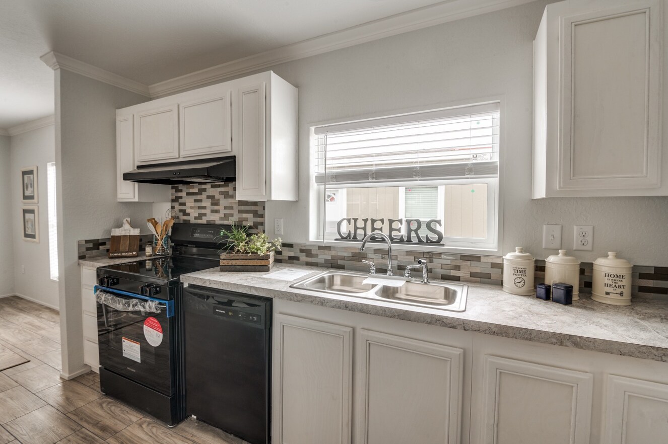 Emerald / Emerald 650EM28603A Kitchen 115306