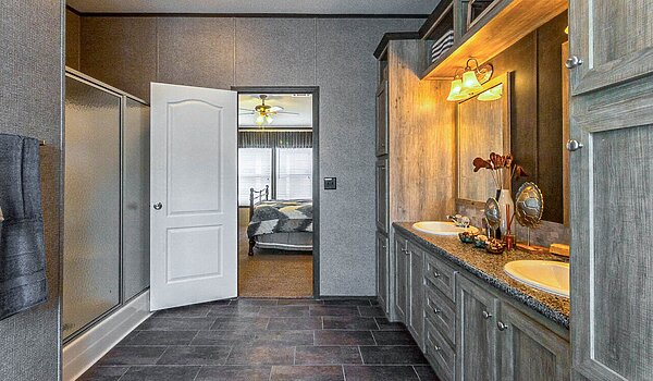 Masterpiece / Carrington 330MP28643C Bathroom 115174