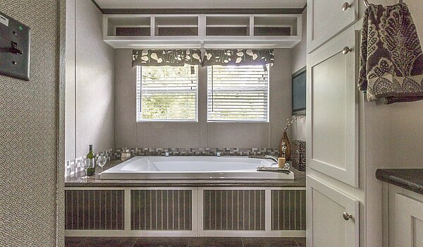 Masterpiece / Arlington 330MP30483A Bathroom 115189