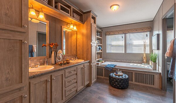 Masterpiece / Carrington 330MP30643C Interior 126226