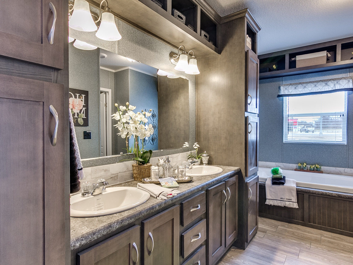Peak Series / F21 Bathroom 115142