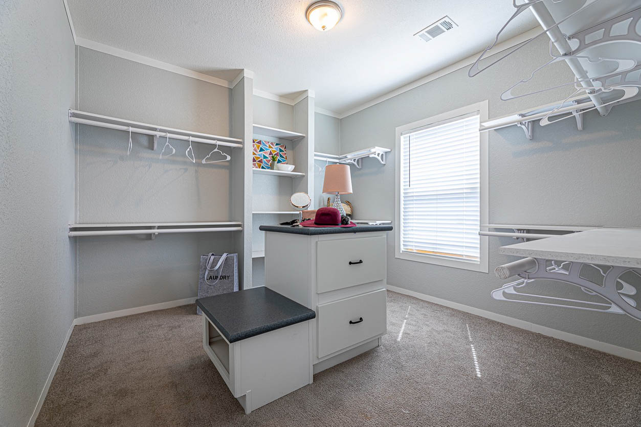 Keystone / Pecan Valley V 330KH30764P Utility 115163