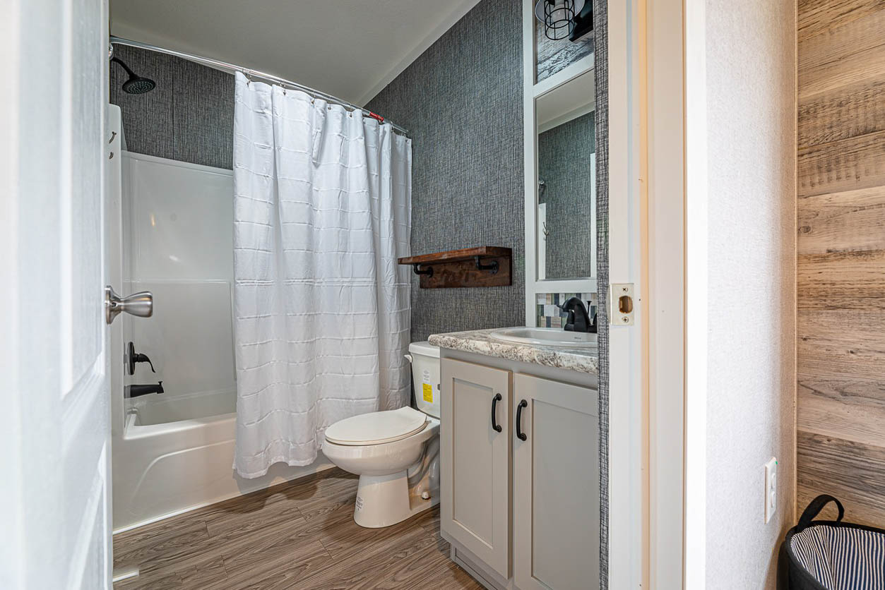 Keystone / Pecan Valley V 330KH30764P Bathroom 115161