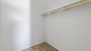 Emerald / Emerald EM16723A Interior 126196