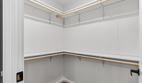 Alpha / Axis 32563N Interior 122977