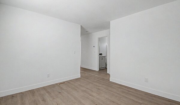 Velocity / VE-28603A Interior 129363