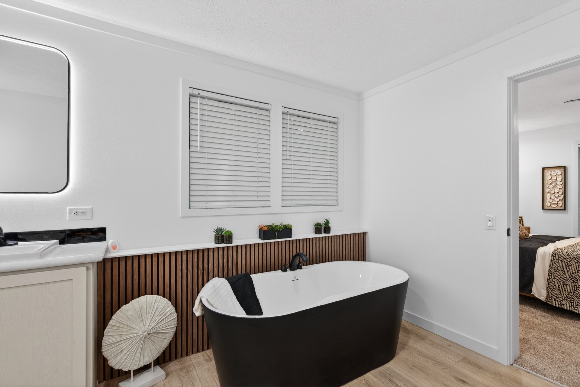 Alpha / Aura 28644N Bathroom 146648
