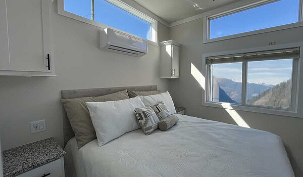 Great Outdoor Cottages / Driftwood 300-K1 Interior 121780