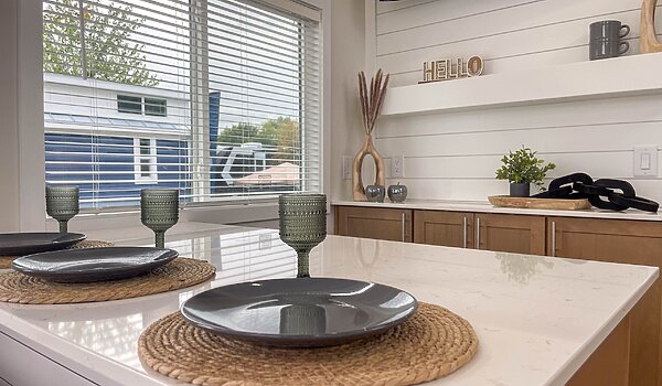 Great Outdoor Cottages / Horizon-300-K1 Interior 121806