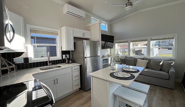 Great Outdoor Cottages / Escape 200-L Interior 121821