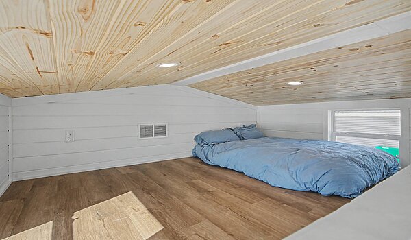 Brookside / The Blue Wing BCFH-215 Bedroom 125851