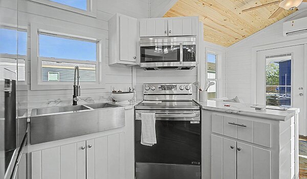 Brookside / The Blue Wing BCFH-215 Kitchen 125849