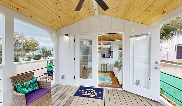 Brookside / The Blue Wing BCFH-215 Exterior 125236