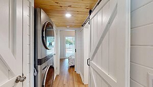 Brookside / The Blue Wing BCFH-215 Interior 125231