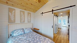 Brookside / The Blue Wing BCFH-215 Interior 125233